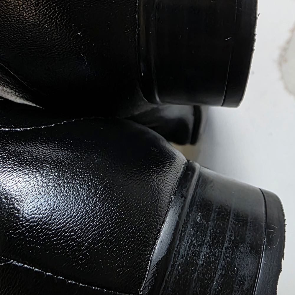 Clarks Size 12 N Black Slip-On Shoes With Small Heel - Picture 2 of 5